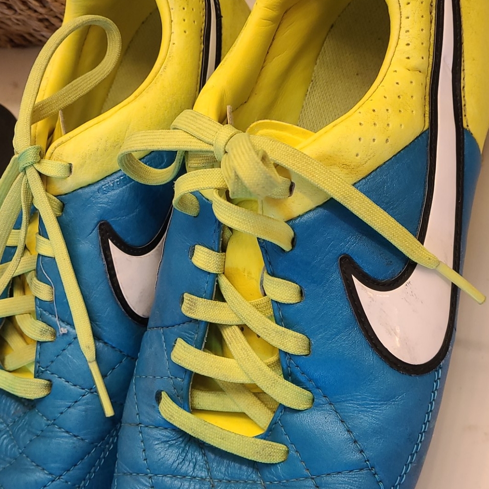 Nike soccer cleats/futbol boots